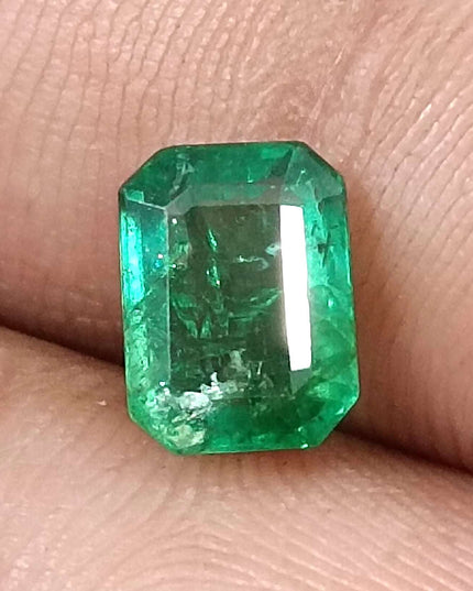 GSI Certified 1.62ct Medium Green Zambian Emerald Minor Oiled Loose Gemstone