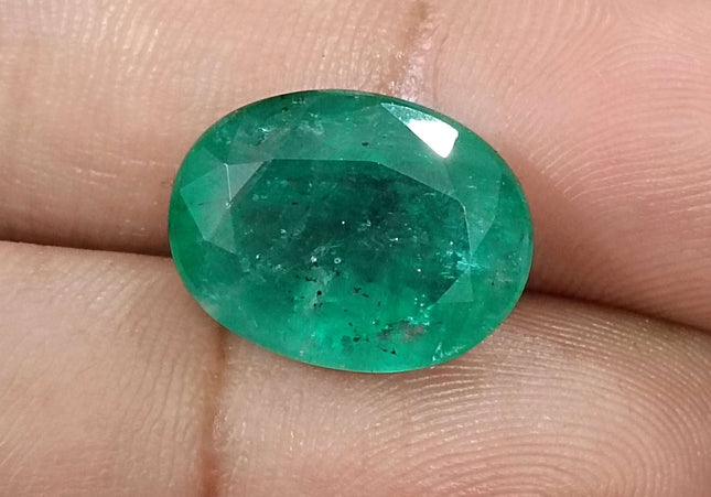 Big 10.20ct Zambian Emerald, Grass Green Oval cut Moderately Oiled Loose Gemstone.