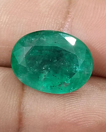Big 10.20ct Zambian Emerald, Grass Green Oval cut Moderately Oiled Loose Gemstone.