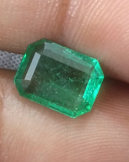 2.35ct GSI Certified Medium Green Zambian Emerald Minor Oiled Loose Gemstone