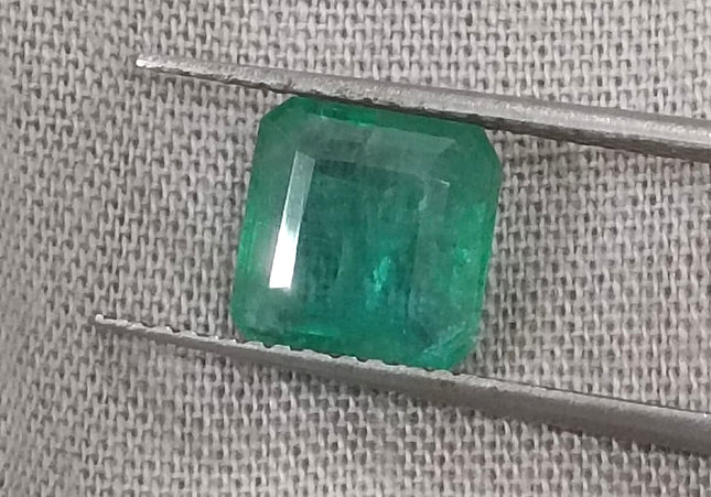 GSI Certified 2.05ct Medium Green Natural Zambian Emerald Minor Oiled Loose Gemstone