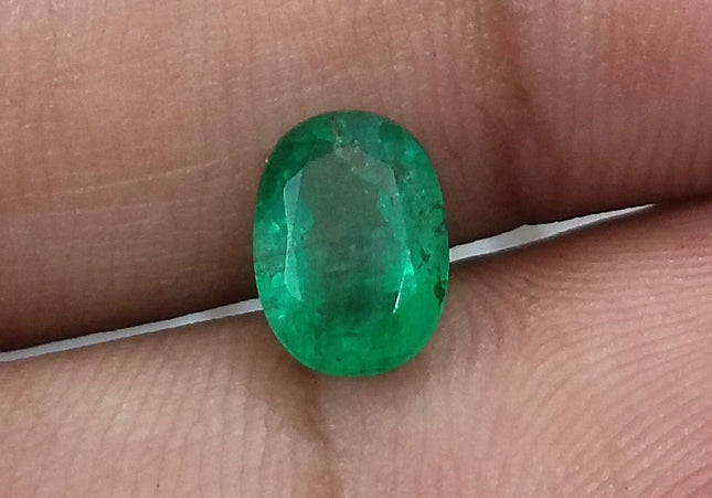 GSI Certified 1.33ct Vivid Green Natural Swat Emerald Minor Oiled Loose Gemstone