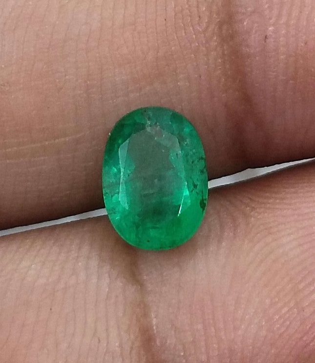 Certified 1.33ct Natural Swat Emerald Stone.