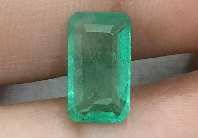 2.74ct GSI Certified Medium Green Zambian Emerald Minor Oiled Loose Gemstone