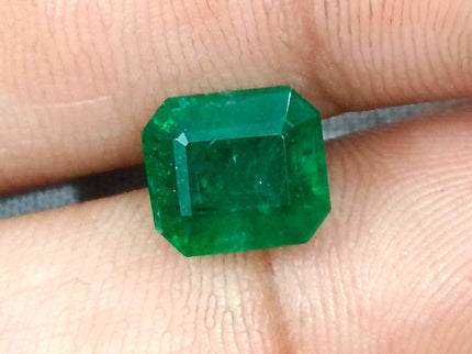 Swat Emerald 3.87ct Certified Natural Deep Vivid Green Octagon Cut Minor oiled Gemstone