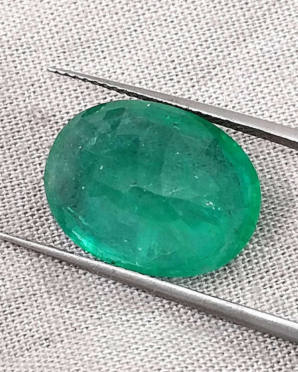Big 10.20ct Zambian Emerald, Grass Green Oval cut Moderately Oiled Loose Gemstone.