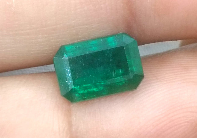 GSI Certified Dark Green Zambian Emerald Minor Oiled Loose Gemstone