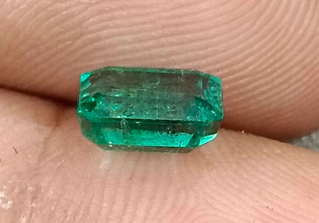 GSI Certified 1.57ct Medium Deep Green Zambian Emerald Minor Oiled Loose Gemstone