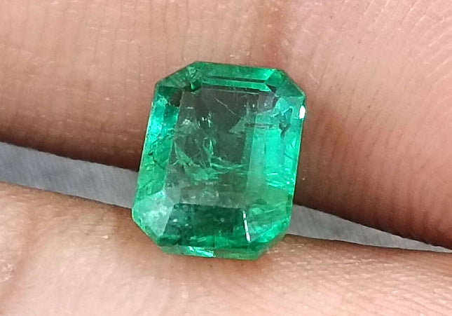 GSI Certified 1.62ct Medium Green Zambian Emerald Minor Oiled Loose Gemstone