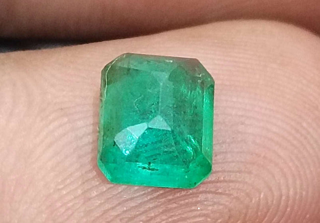 GSI Certified 1.31ct Parrot Green Natural Zambian Emerald Minor Oiled Loose Gemstone