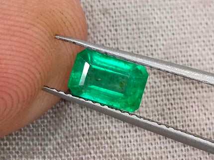 Vivid Green Zambian Emerald 0.98ct Natural Certified Octagon Cut Loose Gemstone