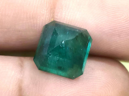 8.50ct Zambian Emerald, Natural Deep Green Stone.