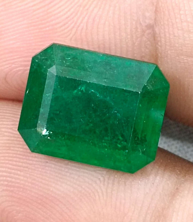 11.92ct Swat Emerald, Deep Vivid Green Natural Gemstone