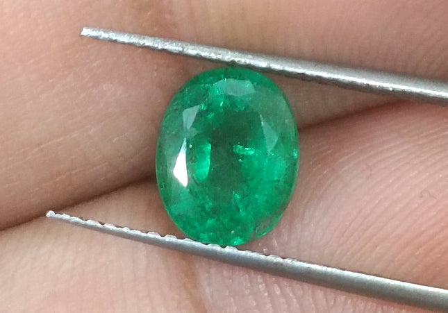 GSI Certified Vivid medium deep Green Swat Emerald Minor Oiled Loose Gemstone