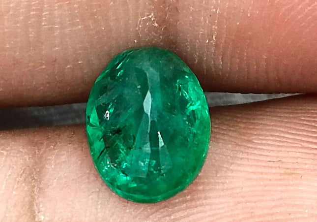 GSI Certified 2.39ct Medium Green Swat Emerald Minor Oiled Loose Gemstone