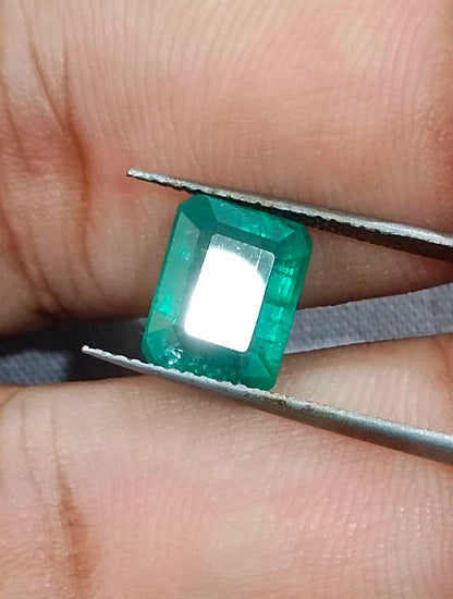 3,74 ct mittelgrüner sambischer Smaragd, 100 % aus der Erde gewonnene Edelsteine