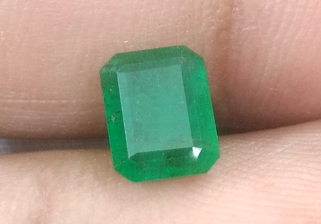 GSI Certified 1.50ct Deep Green Zambian Emerald Minor Oiled Loose Gemstone