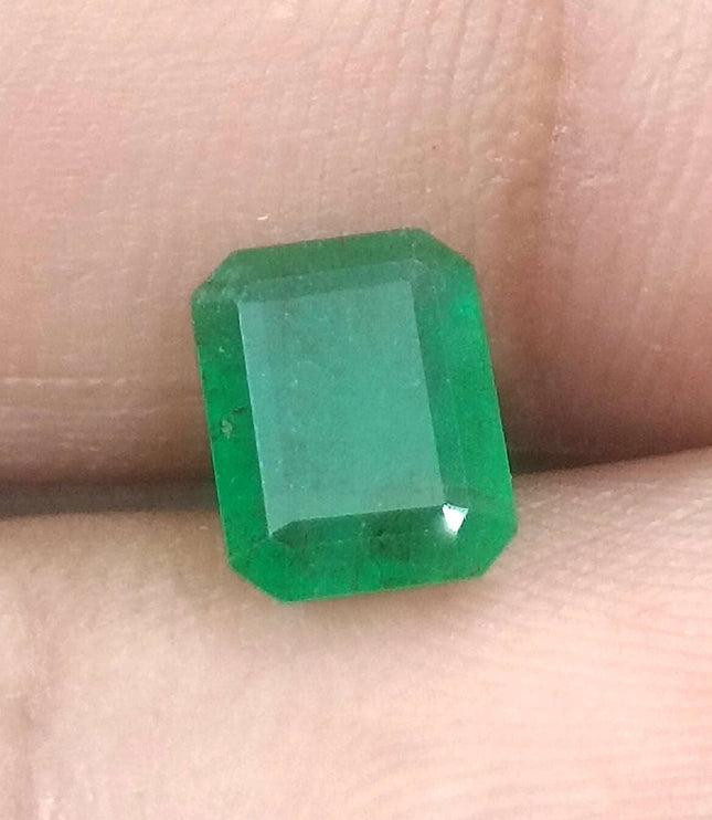 Certified 1.50ct Zambian Emerald.