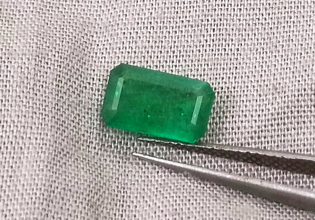 1.66 GSI Certified Vivid Deep Green Swat Emerald Minor Oiled Loose Gemstone