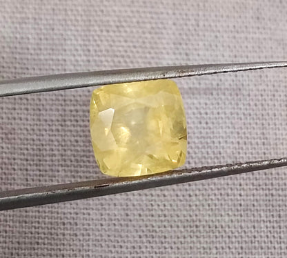 GSI Certified 3.85ct Vivid Yellow Sapphire, 100% Natural Untreated Gemstone.