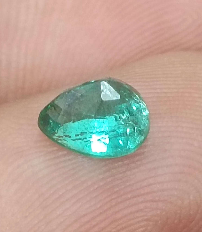 Certified 0.99ct Natural Zambian Emerald Stone.