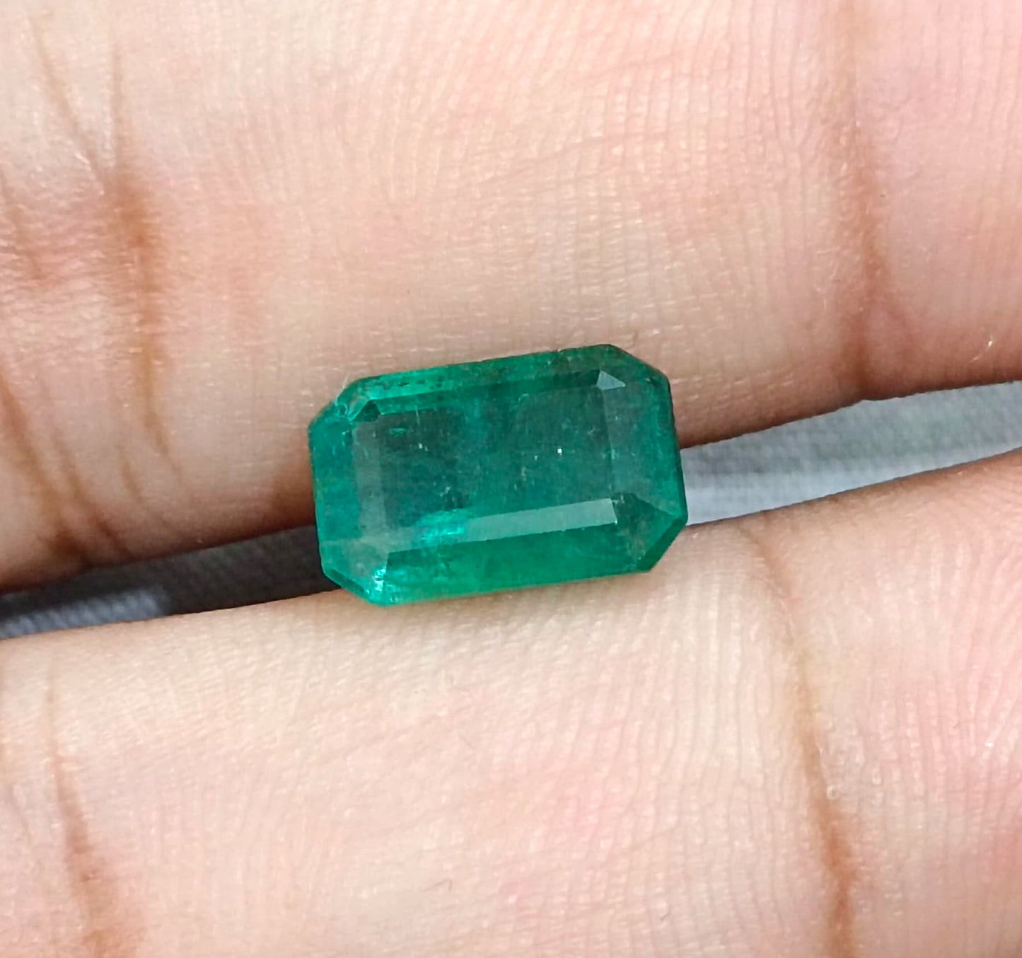 3.22ct Zambian Emerald, 100% Natural Earth Mined Gemstones.