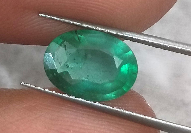 GSI certified 1.98ct Medium Green Natural Zambian Emerald Minor Oiled Loose Gemstone