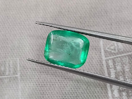 2.01ct Ethiopian Natural Emerald Sugarloaf cut Medium Light Green Gemstone