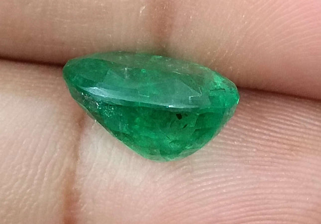 Big 5.72ct Swat Emerald, Vivid Green Oval Cut Minor Oiled Loose Gemstone