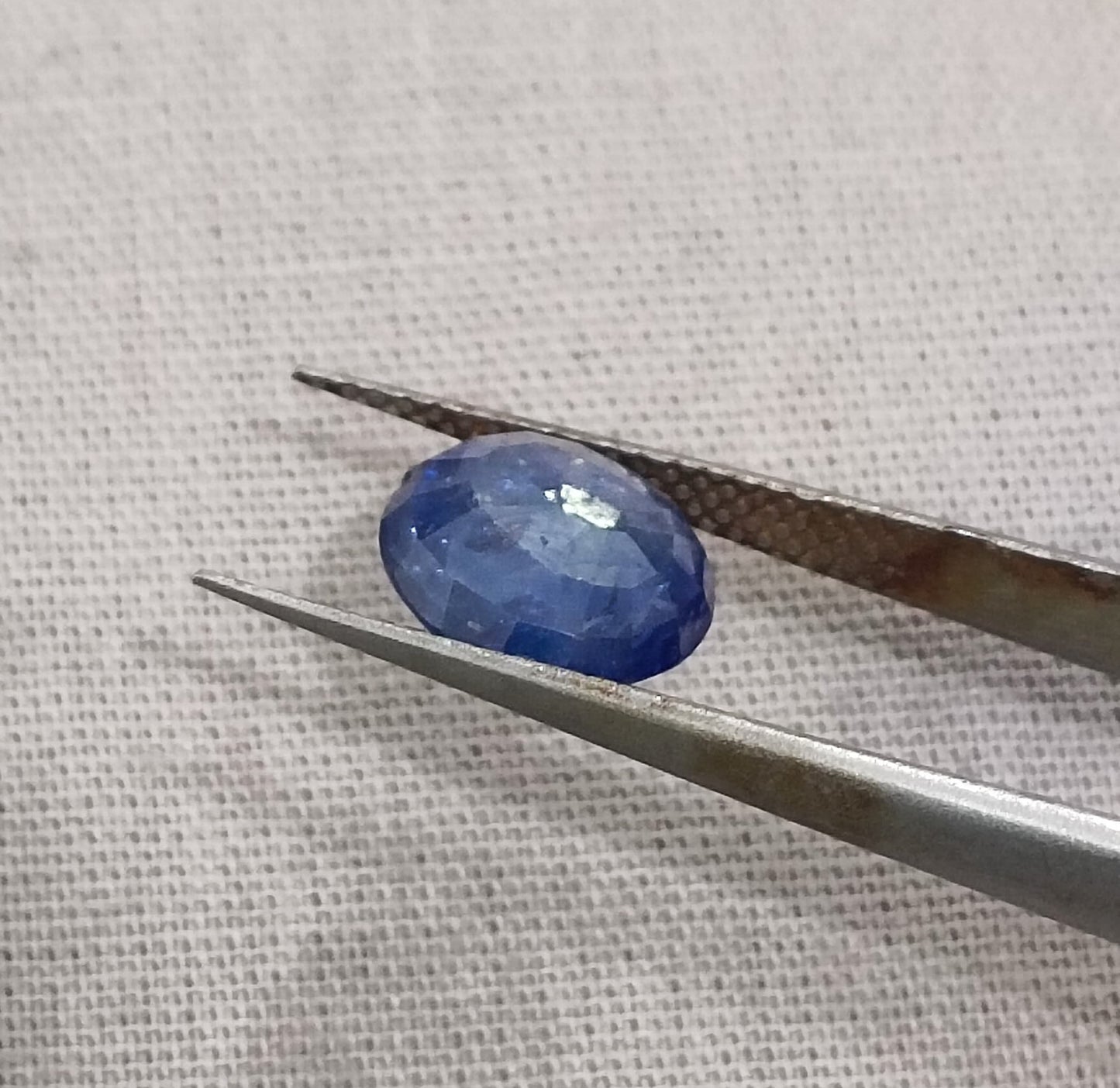 GSI Certified 2.51ct Royal Blue Ceylon Sapphire, 100% Natural Earth Mined Gemstone