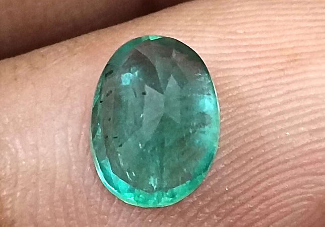 GSI Certified 1.44ct Medium Shamrock Green Natural Zambian Emerald Minor Oiled Loose Gemstone