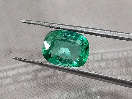 Natural Emerald 1.14ct Medium Vivid Electric Green SGL Certificate Cushion Cut Minor Oiled Gemstone