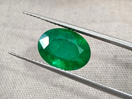 2.63ct Natural Emerald GSI Certified Top Vivid Green Zambian Oval Cut Gemstone