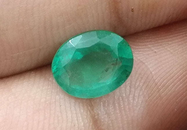 GSI certified 2.47ct Medium Pure Green Natural Zambian Emerald Minor Oiled Loose Gemstone