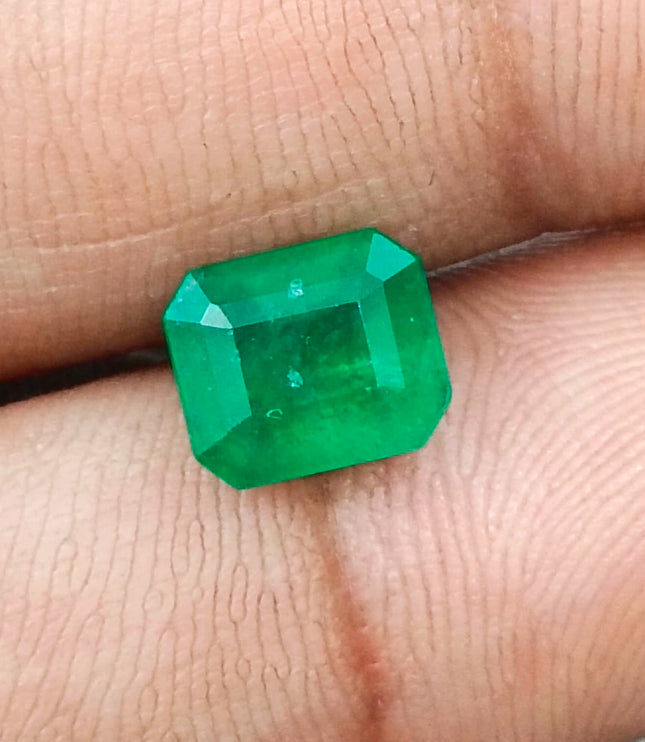 Swat Emerald 1.85ct Natural Certified Velvet Green Octagon Cut Loose Stone