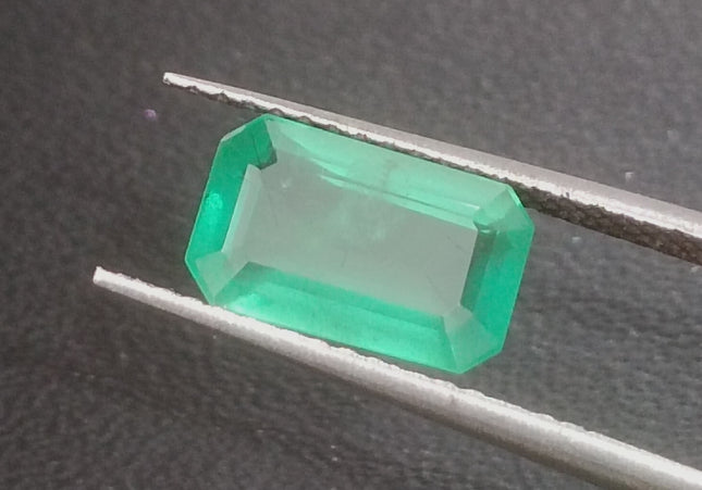 GSI Certified 1.52ct Medium Light Green Natural Zambian Emerald Minor Oiled Loose Gemstone