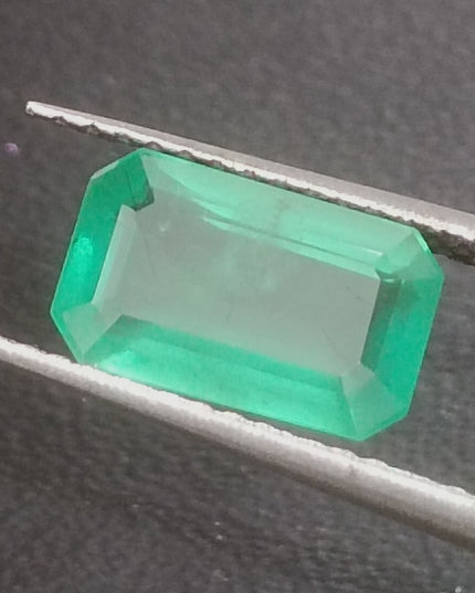 GSI Certified 1.52ct Medium Light Green Natural Zambian Emerald Minor Oiled Loose Gemstone