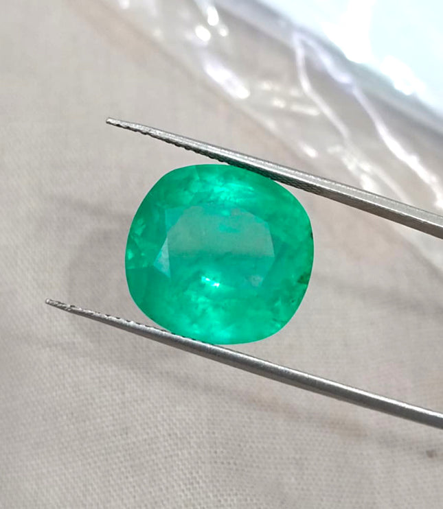 13.94ct Natural Emerald Medium Strong Green Cushion Cut Minor Oiled Loose Gemstone