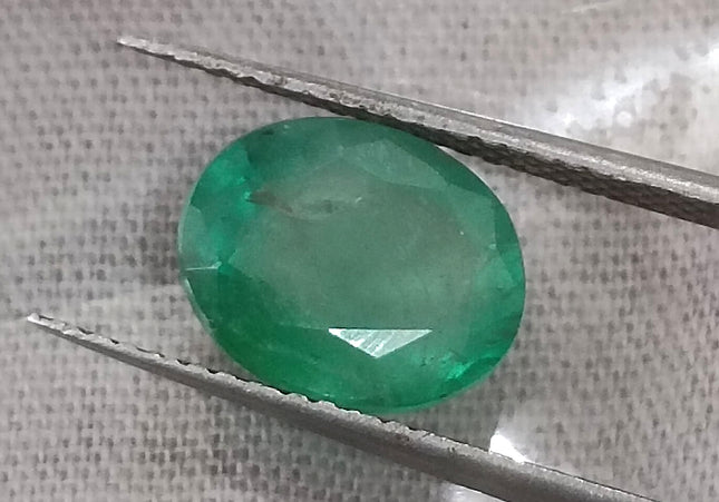GSI certified 2.47ct Medium Pure Green Natural Zambian Emerald Minor Oiled Loose Gemstone