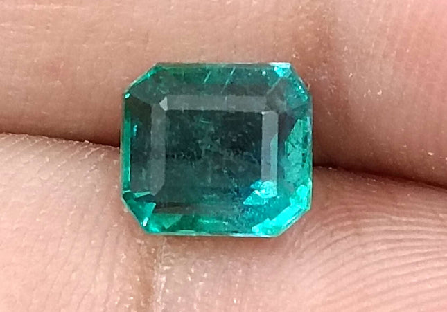 2.09ct Medium deep green Zambian emerald natural minor oiled loose gemstone.