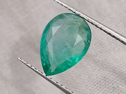 Certified 2.10ct Natural Zambian Emerald