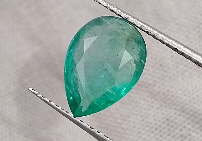GSI Certified 2.10ct Medium Light Green Natural Zambian Emerald Minor Oiled Loose Gemstone