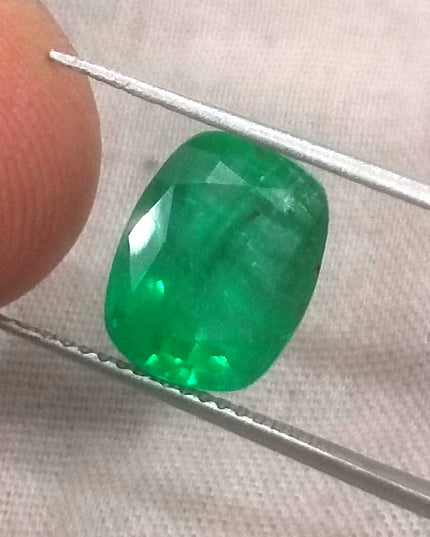 3.16ct GSI Certified Vivid Medium Deep Green Swat Emerald Minor Oiled Loose Gemstone
