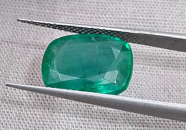 5.36ct Natural Zambian Emerald, Deep Pure Green Cushion Cut Minor Oiled Loose Gemstone.
