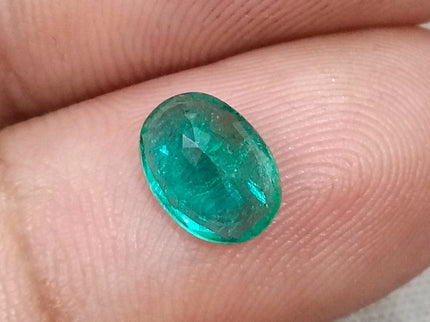 1.48ct Natural Emerald Medium Deep Green Shiny Oval SGL Certified Gemstone