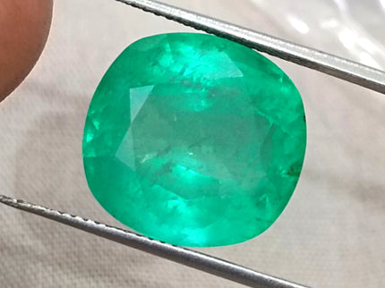 13.94ct Natural Emerald Medium Strong Green Cushion Cut Minor Oiled Loose Gemstone