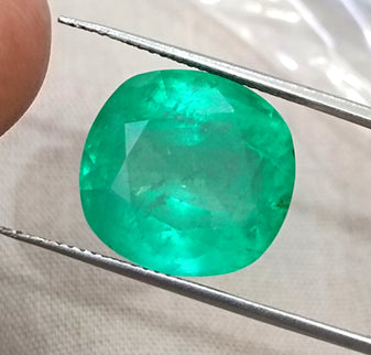 13.94ct Natural Emerald Medium Strong Green Cushion Cut Minor Oiled Loose Gemstone