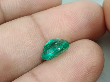 2.90ct Natural Emerald Bright Pastel Green Oval Cut Minor Oil Stone