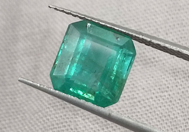 GSI Certified 2.61ct Medium Green Zambian Emerald Natural Gemstone