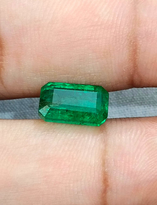 3.55ct Deep Vivid Swat Emerald, 100% Natural Earth Mined Gemstone